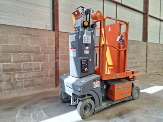 Plataforma com mastro vertical JLG TOUCAN DUO