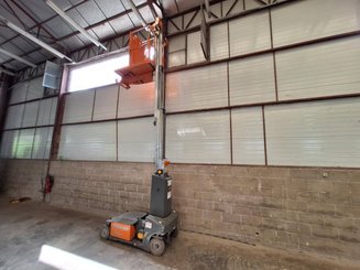 Plataforma com mastro vertical JLG TOUCAN DUO