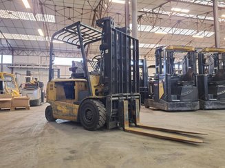 Empilhador de contrapeso 4 rodas Caterpillar EP25K-PAC