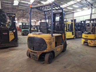 Empilhador de contrapeso 4 rodas Caterpillar EP25K-PAC