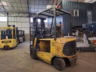 Empilhador de contrapeso 4 rodas Caterpillar EP25K-PAC