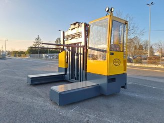 Empilhador retráctil de 4 direcções Combilift ESL3545