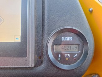 Empilhador retráctil de 4 direcções Combilift ESL3545