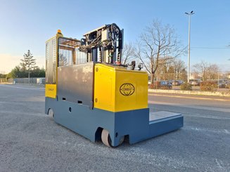 Empilhador retráctil de 4 direcções Combilift ESL3545