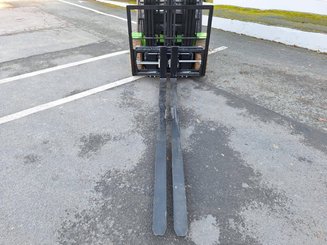 Empilhador de contrapeso 4 rodas Hangcha AE25-I