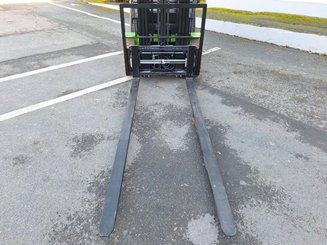 Empilhador de contrapeso 4 rodas Hangcha AE25-I