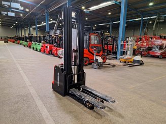 Stacker com condutor a pé Hangcha CDD16-AC2 - 1