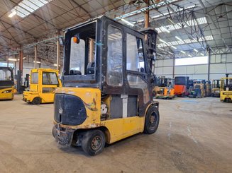 Empilhador de contrapeso 4 rodas Caterpillar EP30K