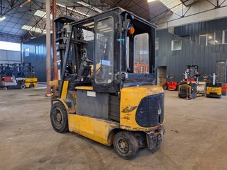 Empilhador de contrapeso 4 rodas Caterpillar EP30K