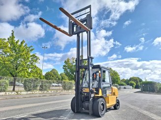 Empilhador de contrapeso 4 rodas Caterpillar GP50K