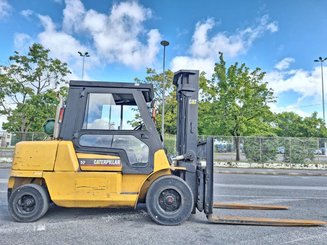 Empilhador de contrapeso 4 rodas Caterpillar GP50K