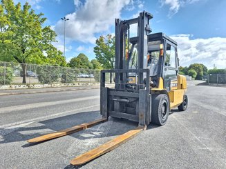Empilhador de contrapeso 4 rodas Caterpillar GP50K