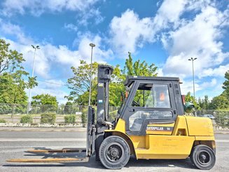 Empilhador de contrapeso 4 rodas Caterpillar GP50K