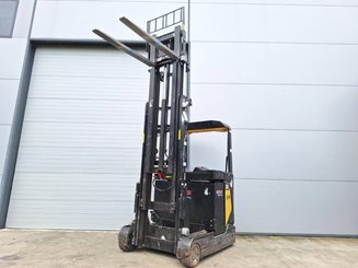 Empilhador retráctil Caterpillar NR16N2