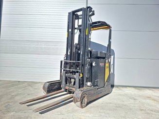 Empilhador retráctil Caterpillar NR16N2