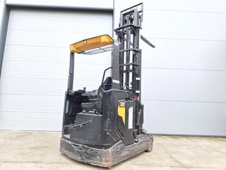 Empilhador retráctil Caterpillar NR16N2