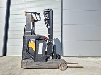 Empilhador retráctil Caterpillar NR16N2