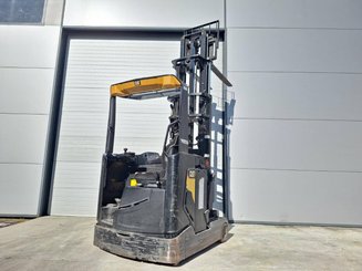 Empilhador retráctil Caterpillar NR16N2