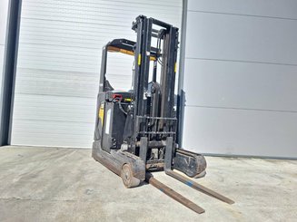 Empilhador retráctil Caterpillar NR16N2