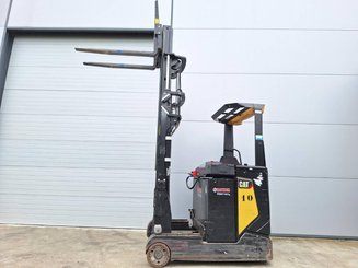 Empilhador retráctil Caterpillar NR16N2