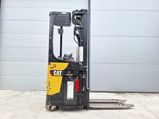 Stacker com condutor transportado Caterpillar NSR20N - 3