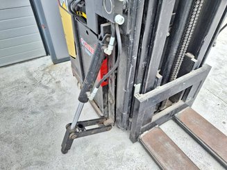 Stacker com condutor transportado Caterpillar NSR20N