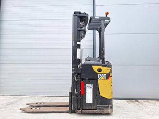 Stacker com condutor transportado Caterpillar NSR20N