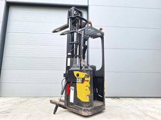 Stacker com condutor transportado Caterpillar NSR20N