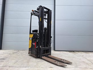 Stacker com condutor transportado Caterpillar NSR20N