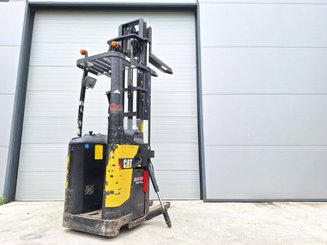 Stacker com condutor transportado Caterpillar NSR20N