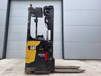 Stacker com condutor transportado Caterpillar NSR20N