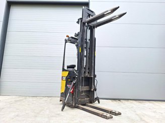 Stacker com condutor transportado Caterpillar NSR20N