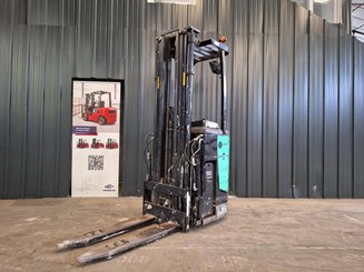 Stacker com condutor transportado Caterpillar NSR16N
