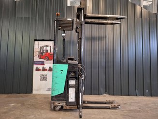 Stacker com condutor transportado Caterpillar NSR16N