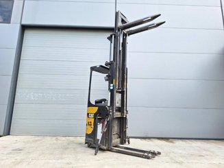 Stacker com condutor transportado Caterpillar NSR20N