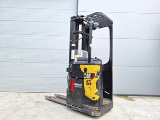 Stacker com condutor transportado Caterpillar NSR20N