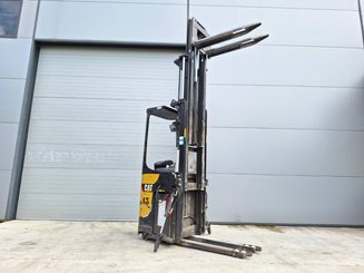 Stacker com condutor transportado Caterpillar NSR20N - 11