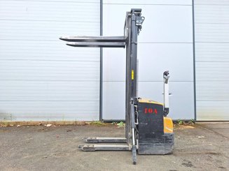 Stacker com condutor a pé Caterpillar NSP16N2