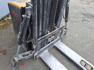 Stacker com condutor a pé Caterpillar NSP16N2