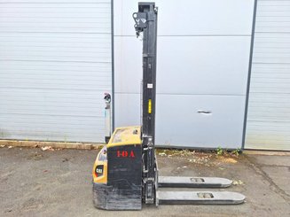 Stacker com condutor a pé Caterpillar NSP16N2