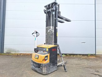 Stacker com condutor a pé Caterpillar NSP16N2