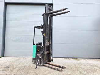 Stacker com condutor transportado Caterpillar NSR20N