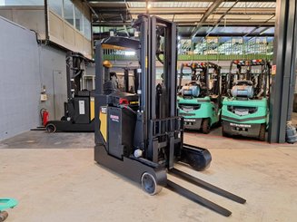 Empilhador retráctil Caterpillar NR16N2 - 1