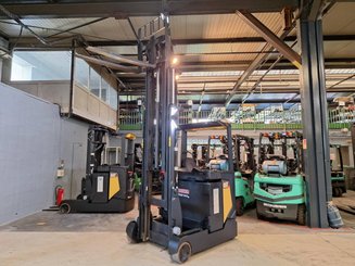 Empilhador retráctil Caterpillar NR16N2
