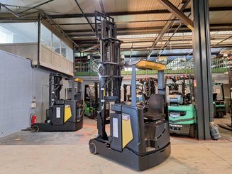 Empilhador retráctil Caterpillar NR16N2 - 15