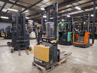 Stacker com condutor a pé Caterpillar NSP16N