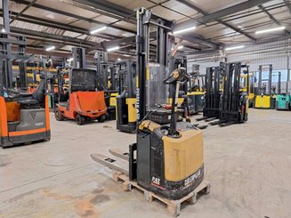 Stacker com condutor a pé Caterpillar NSP16N