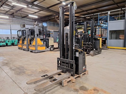 Stacker com condutor a pé Caterpillar NSP16N - 1