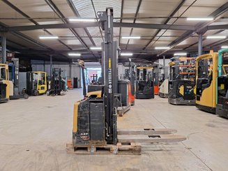 Stacker com condutor a pé Caterpillar NSP16N