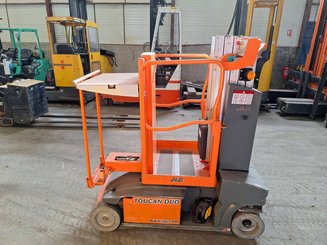 Plataforma com mastro vertical JLG TOUCAN DUO